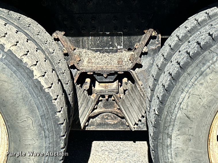 image for item NQ9549 2007 International 7400  dump truck