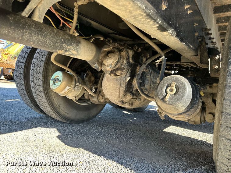 image for item NQ9549 2007 International 7400  dump truck