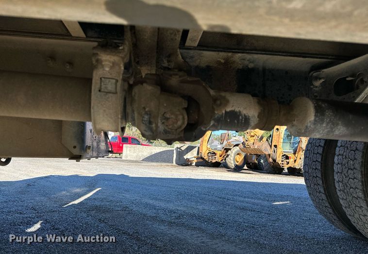 image for item NQ9549 2007 International 7400  dump truck