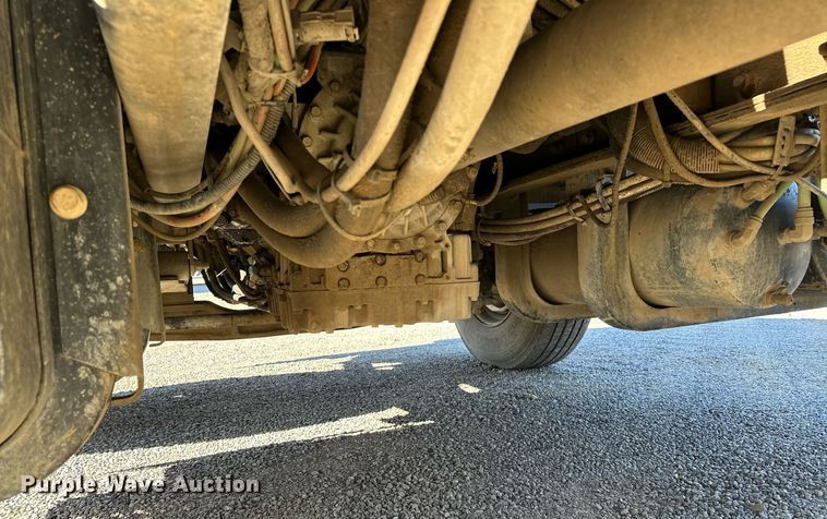 image for item NQ9549 2007 International 7400  dump truck