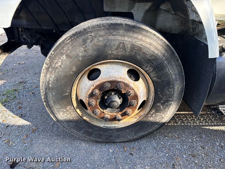 image for item NQ9549 2007 International 7400  dump truck