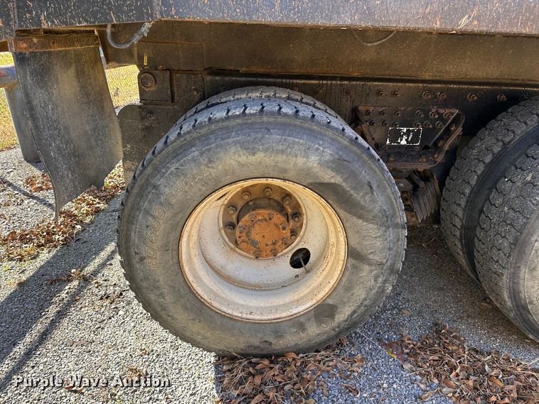 image for item NQ9549 2007 International 7400  dump truck