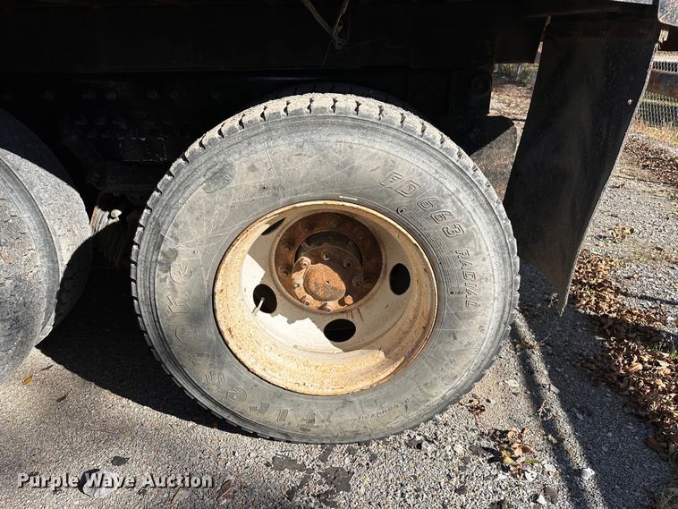 image for item NQ9549 2007 International 7400  dump truck