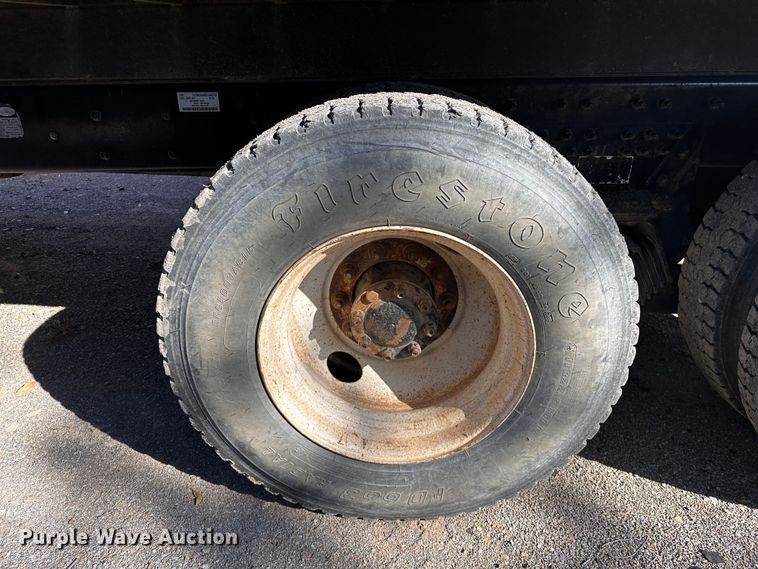 image for item NQ9549 2007 International 7400  dump truck