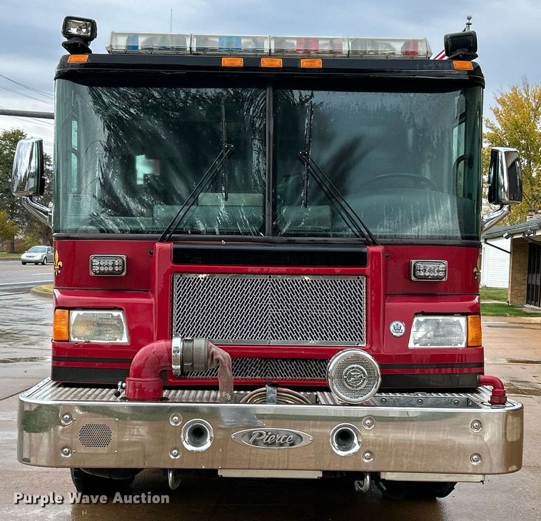 image for item NR9290 1999 Pierce  fire truck