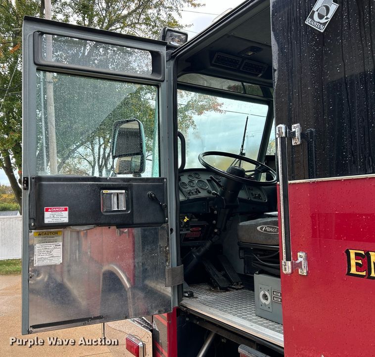 image for item NR9290 1999 Pierce  fire truck