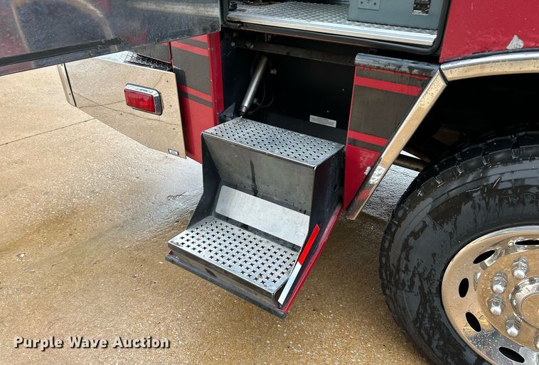 image for item NR9290 1999 Pierce  fire truck