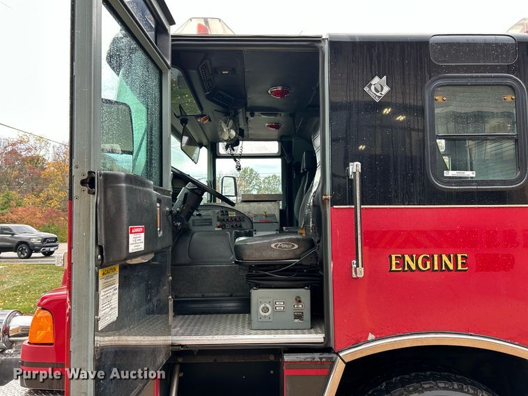 image for item NR9290 1999 Pierce  fire truck