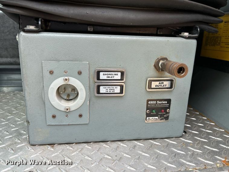 image for item NR9290 1999 Pierce  fire truck