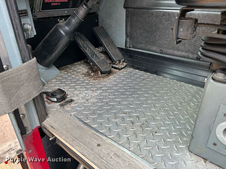 image for item NR9290 1999 Pierce  fire truck