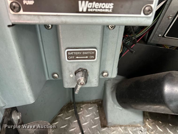 image for item NR9290 1999 Pierce  fire truck