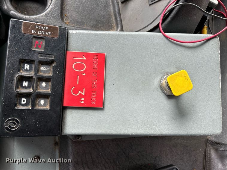 image for item NR9290 1999 Pierce  fire truck