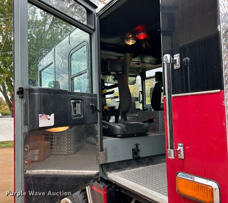 image for item NR9290 1999 Pierce  fire truck