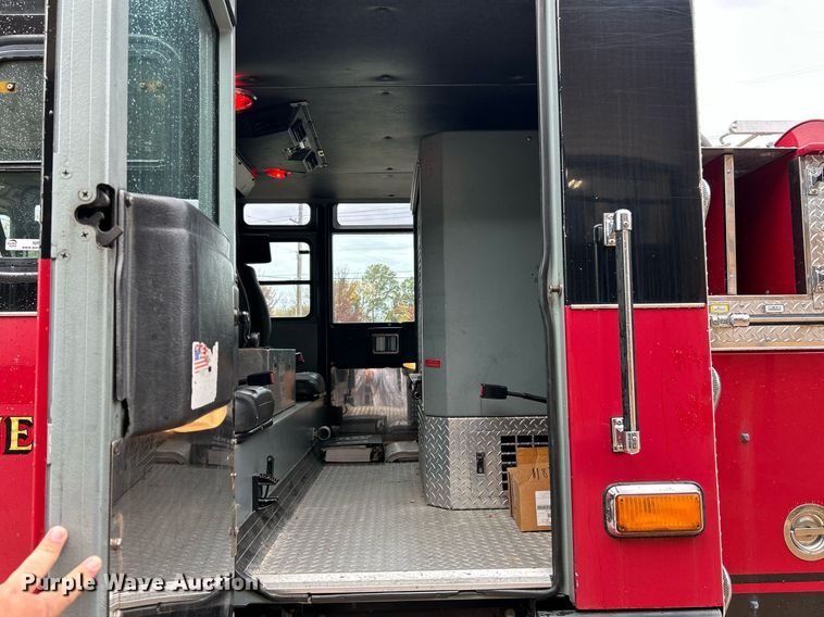 image for item NR9290 1999 Pierce  fire truck