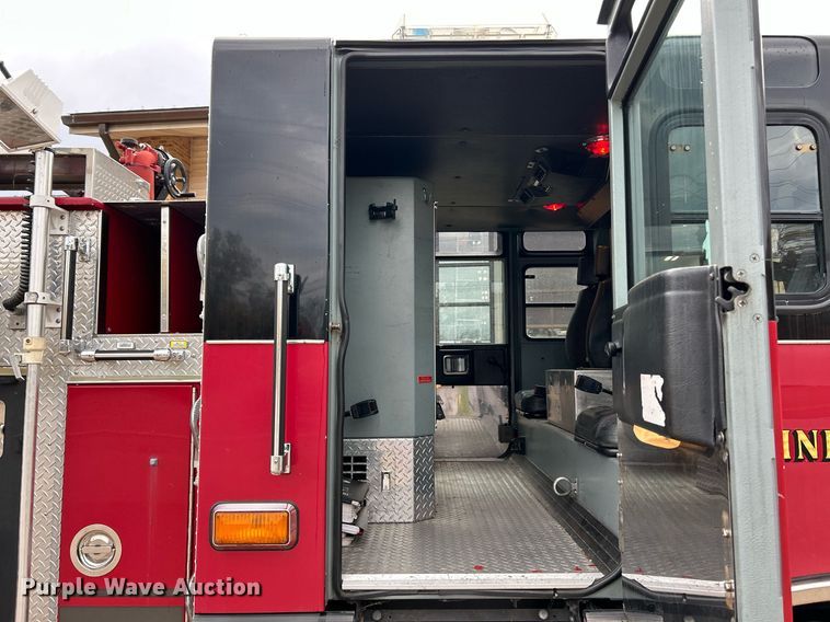 image for item NR9290 1999 Pierce  fire truck