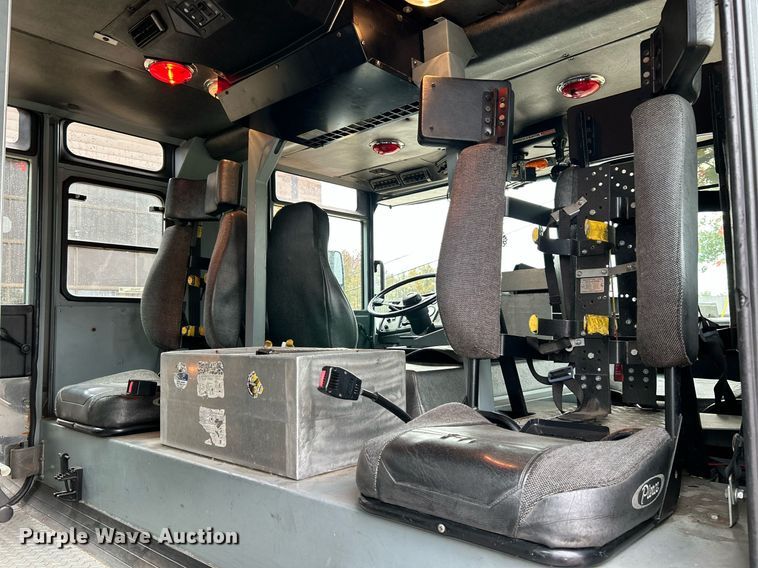 image for item NR9290 1999 Pierce  fire truck