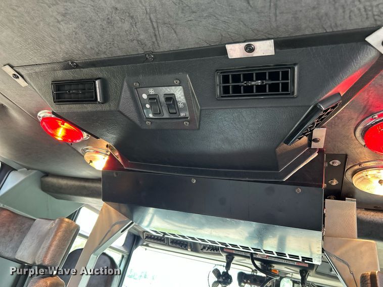 image for item NR9290 1999 Pierce  fire truck