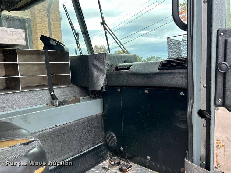 image for item NR9290 1999 Pierce  fire truck