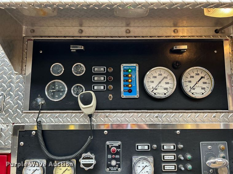 image for item NR9290 1999 Pierce  fire truck