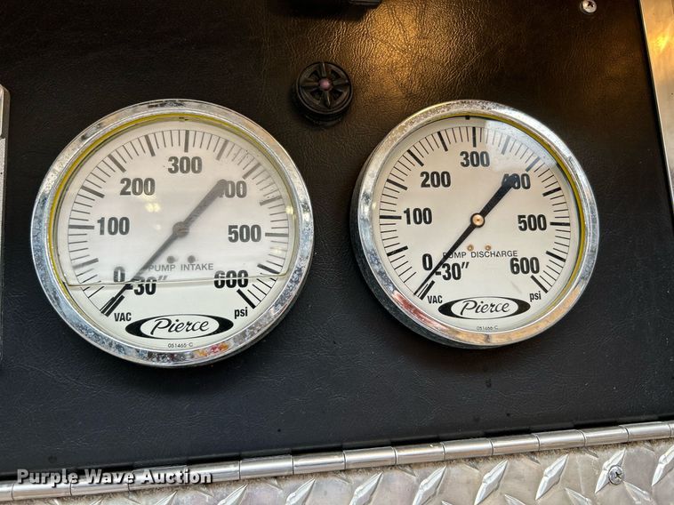 image for item NR9290 1999 Pierce  fire truck