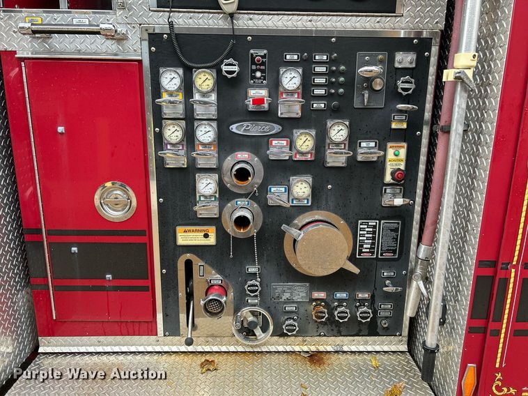 image for item NR9290 1999 Pierce  fire truck