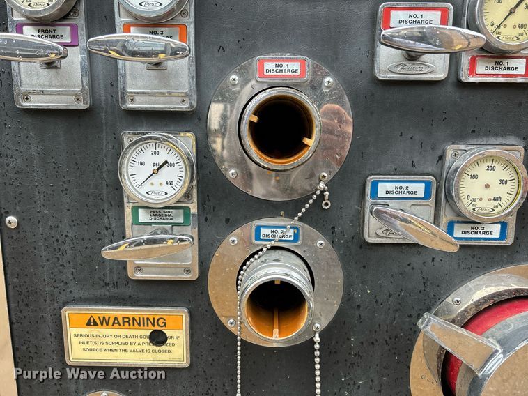 image for item NR9290 1999 Pierce  fire truck