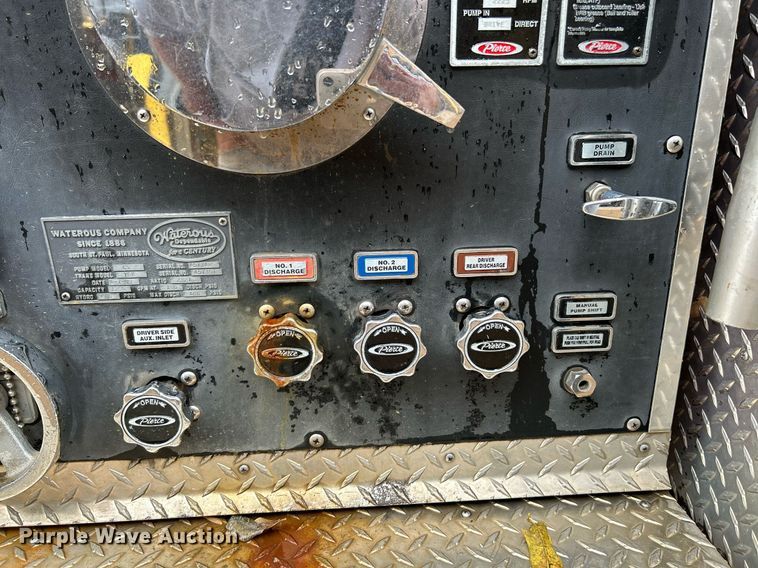 image for item NR9290 1999 Pierce  fire truck