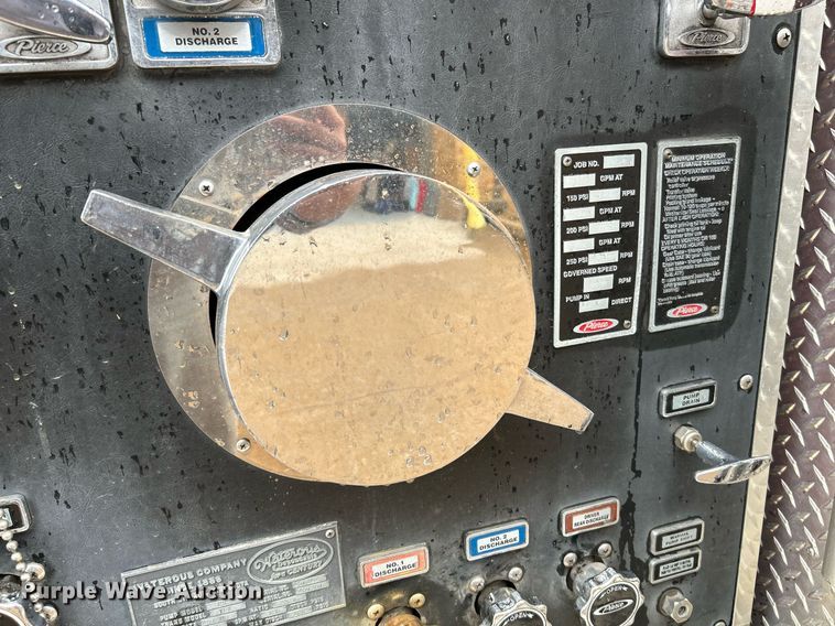 image for item NR9290 1999 Pierce  fire truck