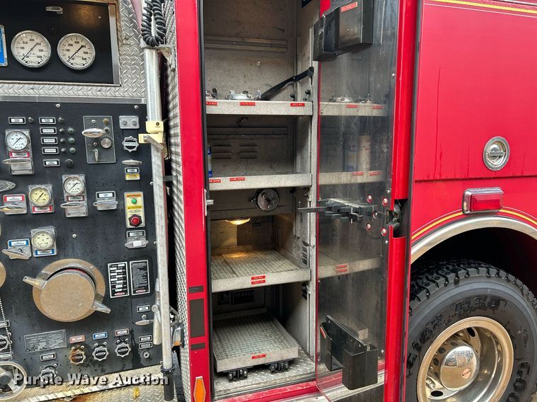 image for item NR9290 1999 Pierce  fire truck