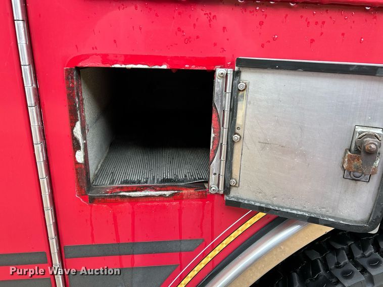 image for item NR9290 1999 Pierce  fire truck