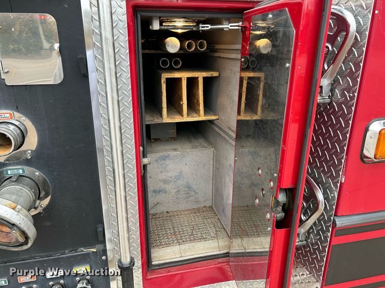 image for item NR9290 1999 Pierce  fire truck