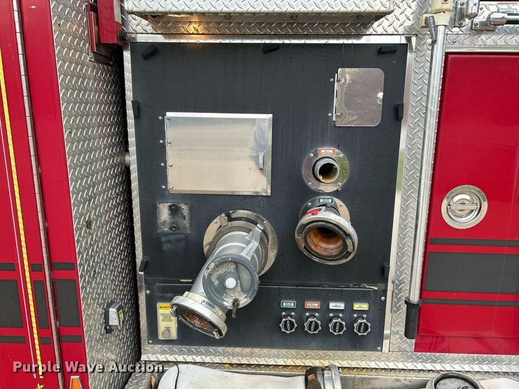 image for item NR9290 1999 Pierce  fire truck
