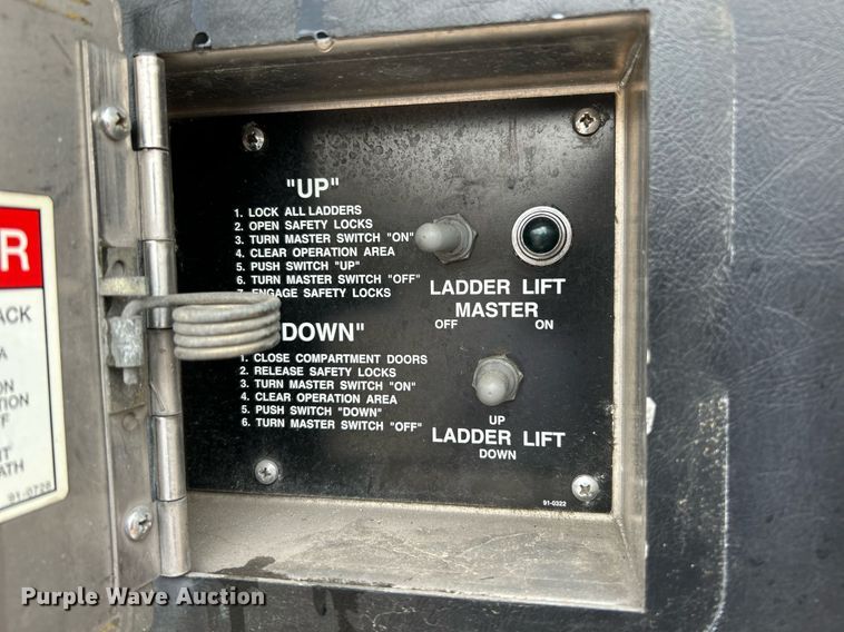 image for item NR9290 1999 Pierce  fire truck