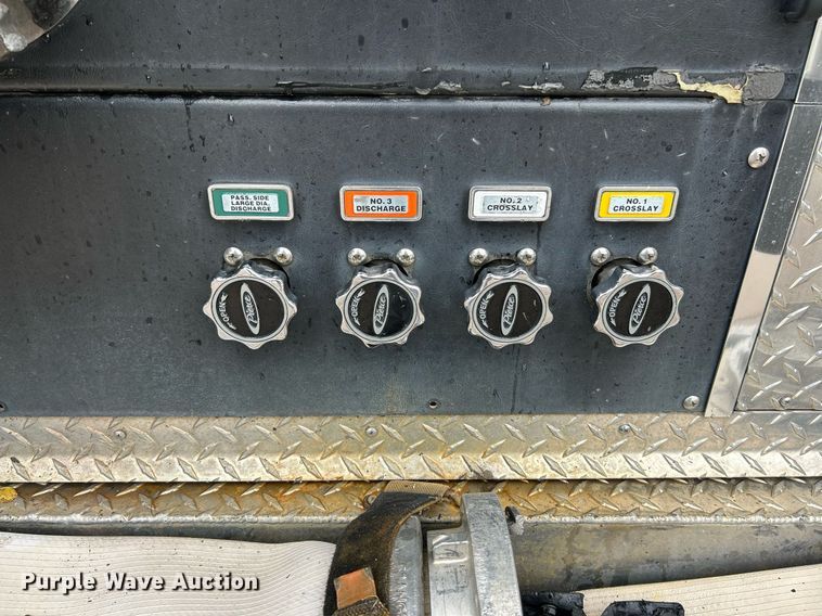 image for item NR9290 1999 Pierce  fire truck