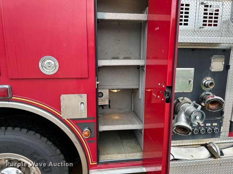 image for item NR9290 1999 Pierce  fire truck