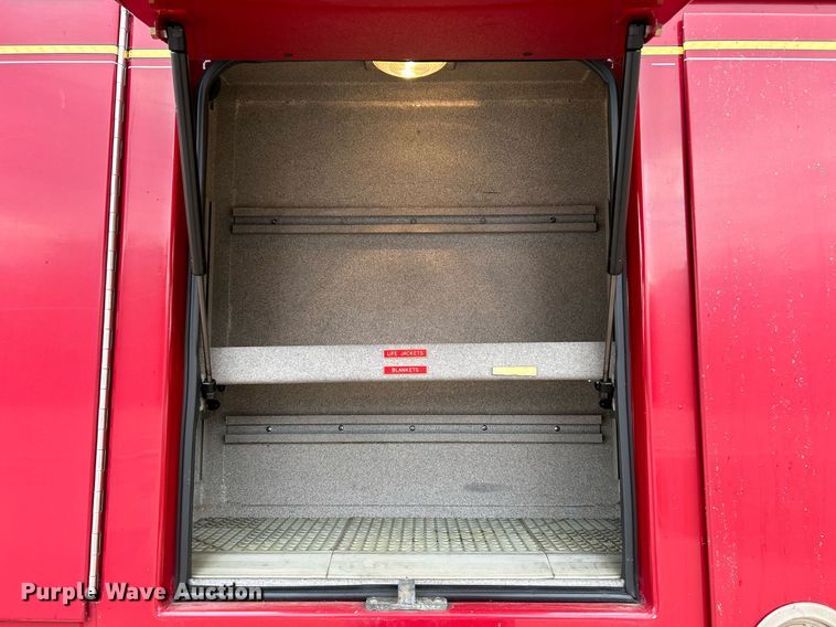 image for item NR9290 1999 Pierce  fire truck