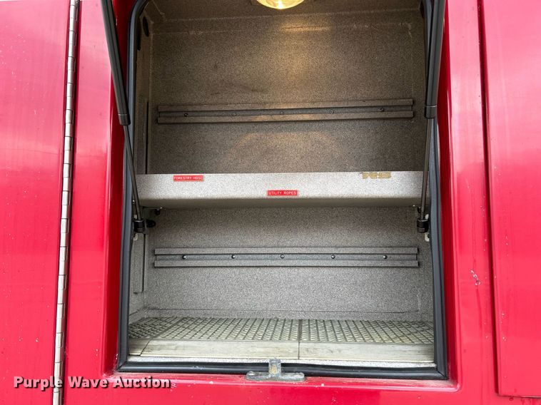 image for item NR9290 1999 Pierce  fire truck