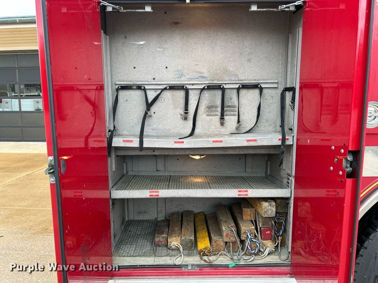 image for item NR9290 1999 Pierce  fire truck