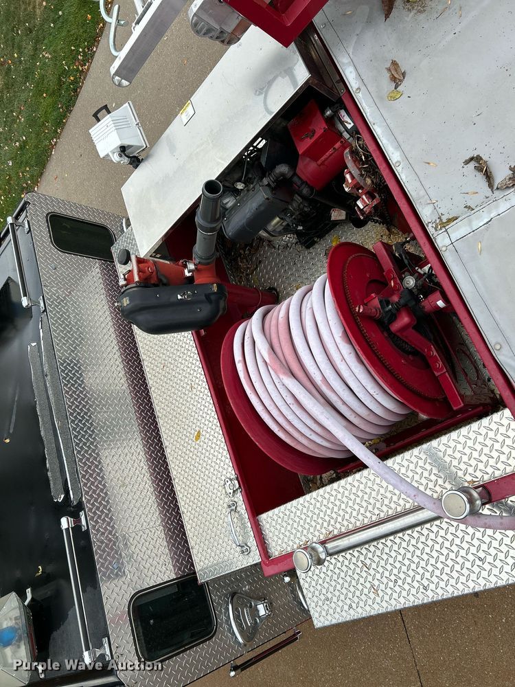 image for item NR9290 1999 Pierce  fire truck