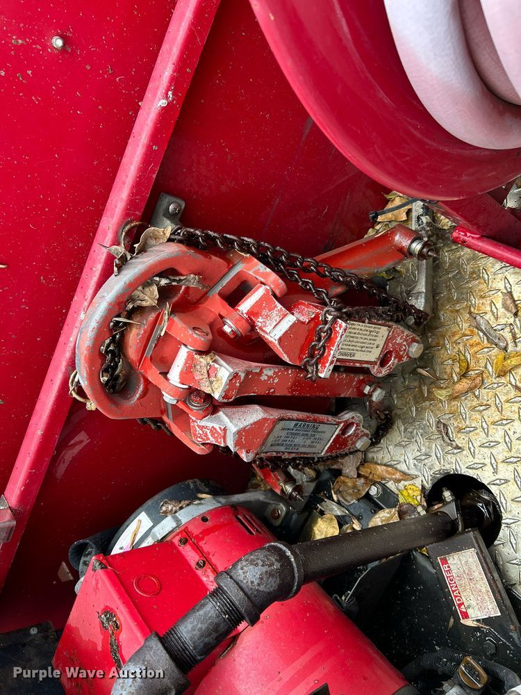 image for item NR9290 1999 Pierce  fire truck