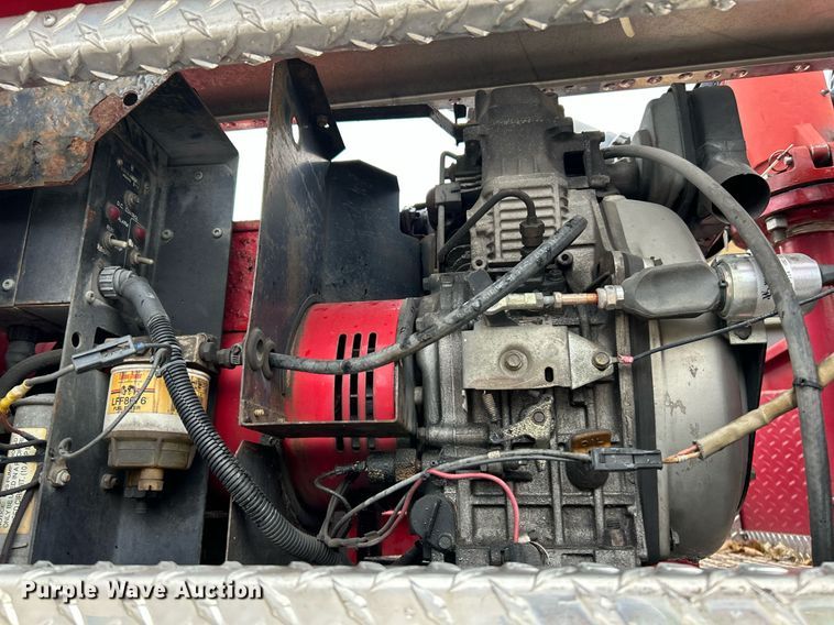 image for item NR9290 1999 Pierce  fire truck