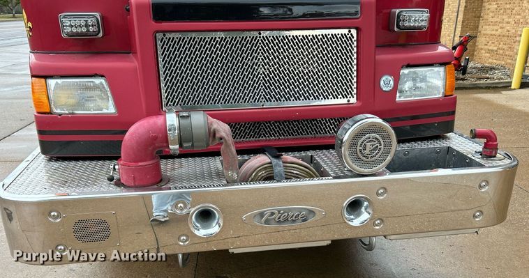 image for item NR9290 1999 Pierce  fire truck