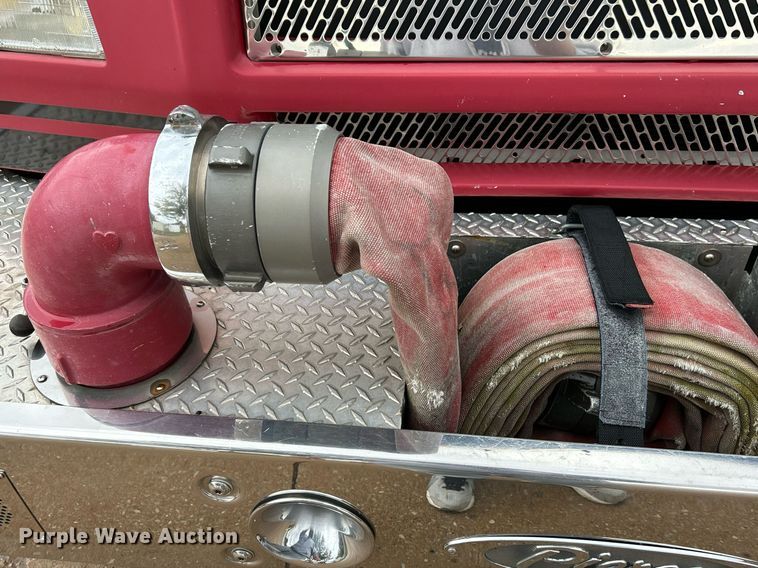 image for item NR9290 1999 Pierce  fire truck