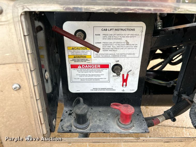 image for item NR9290 1999 Pierce  fire truck