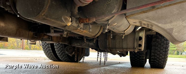 image for item NR9290 1999 Pierce  fire truck