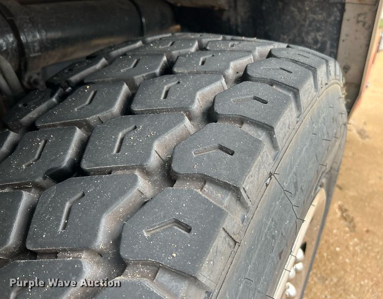 image for item NR9290 1999 Pierce  fire truck