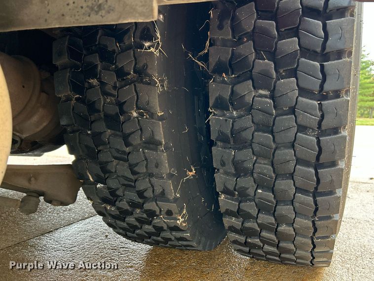 image for item NR9290 1999 Pierce  fire truck