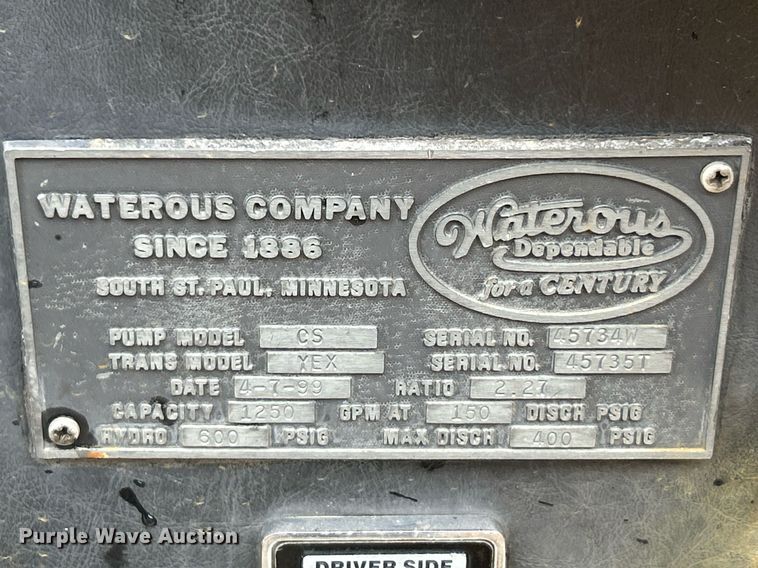 image for item NR9290 1999 Pierce  fire truck