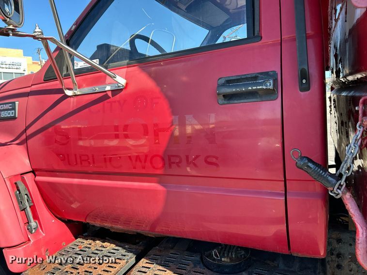 image for item NR9362 2000 GMC C6500  dump truck