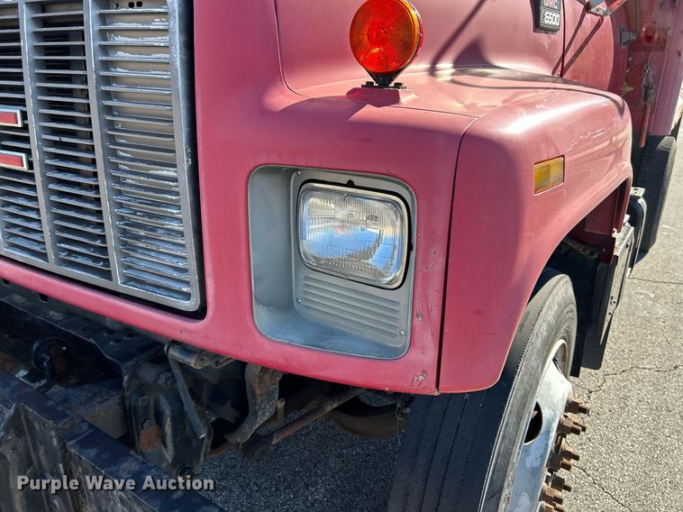 image for item NR9362 2000 GMC C6500  dump truck